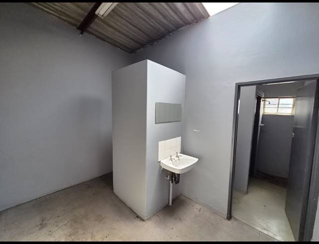 148M² WAREHOUSE TO LET IN WADEVILLE